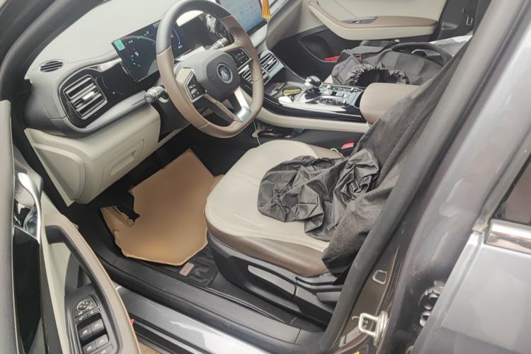 Used BYD Qin PLUS 2023 Champion Edition DM-i 55KM Leading Model Driver Seat