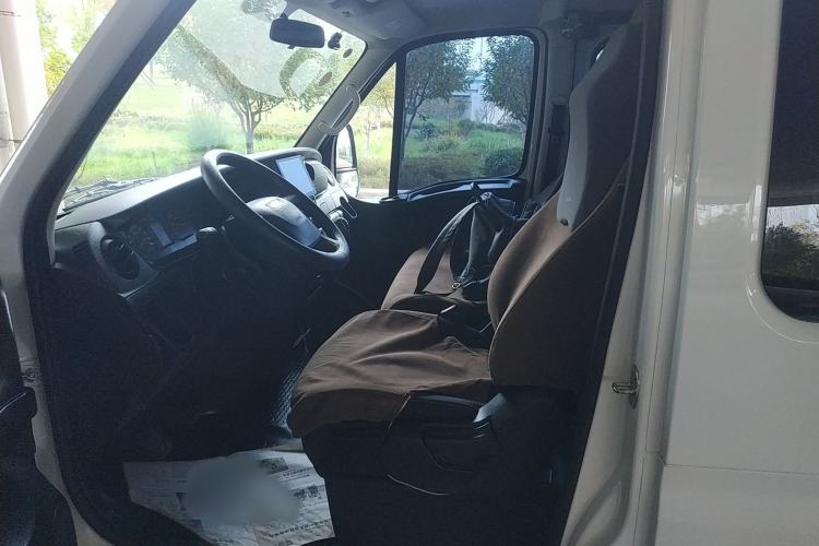 Used Iveco Eurocargo 2021 2.0T Manual Super-Rui Short Wheelbase Low-Roof Side-Hinged Door F1A