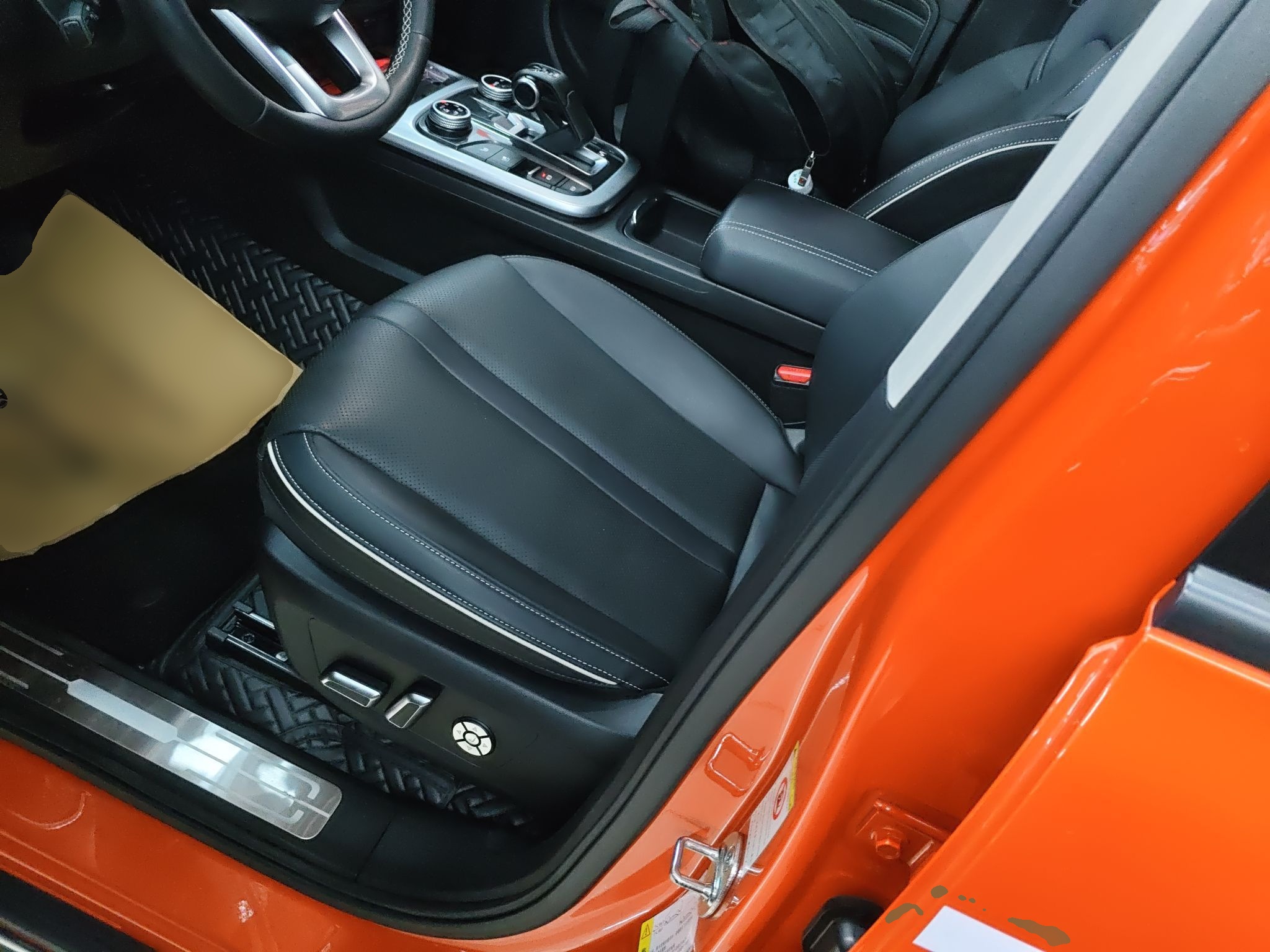 Переднее сиденье в автомобиле