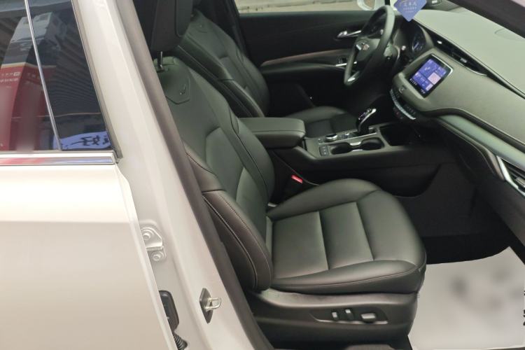 Used Cadillac XT4 2021 28T Two-Wheel Drive Leading Version
