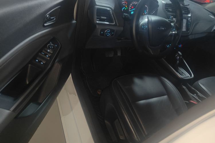 Used Ford Escort 2015 1.5L Automatic Fashion Model Driver Seat