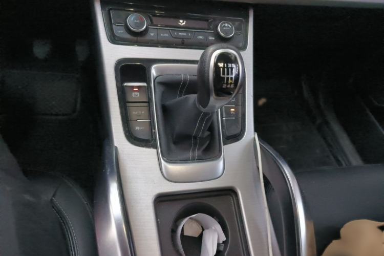 Used Geely Auto Emgrand X7 Sport 2016 2.0L Manual ZhiShang Version
