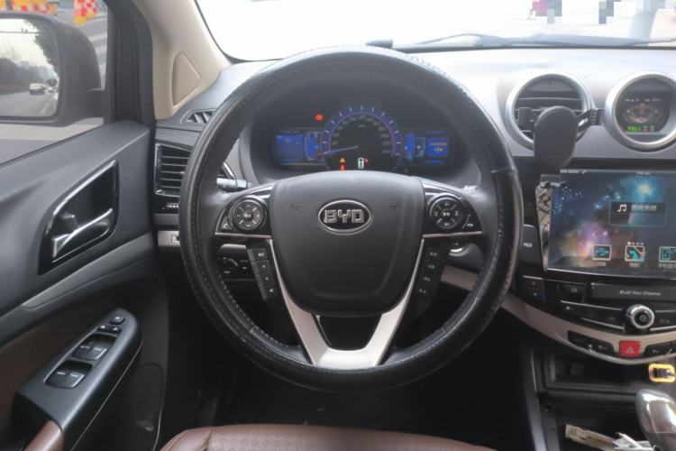 Used BYD S7 2015 2.0T Upgraded Automatic Luxury Version