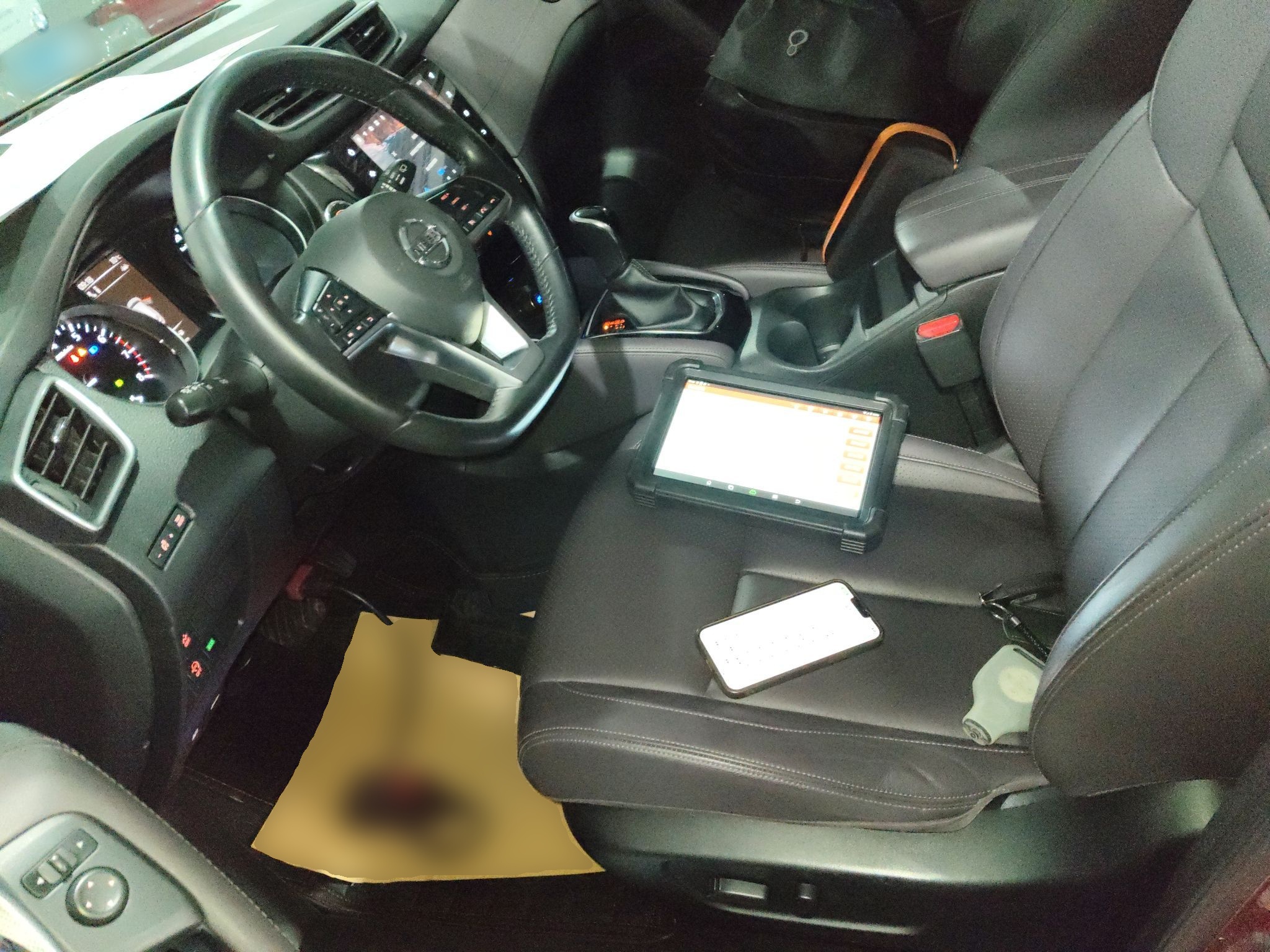 المقاعد الأمامية داخل السيارة