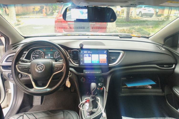 Used Buick GT 2018 18T Automatic Elite Model Center Console