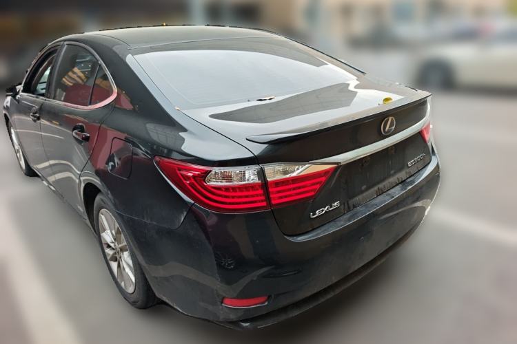 Used Lexus ES 2014 300h Elite Edition Rear Left 45 Deg