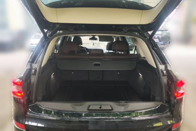 Used BMW X5 2022 Restyled xDrive 30Li Luxury Version M Sport Package
