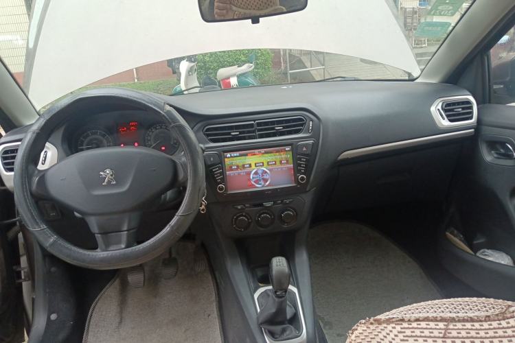 Used Peugeot 301 2014 1.6L Manual Comfort Edition Center Console