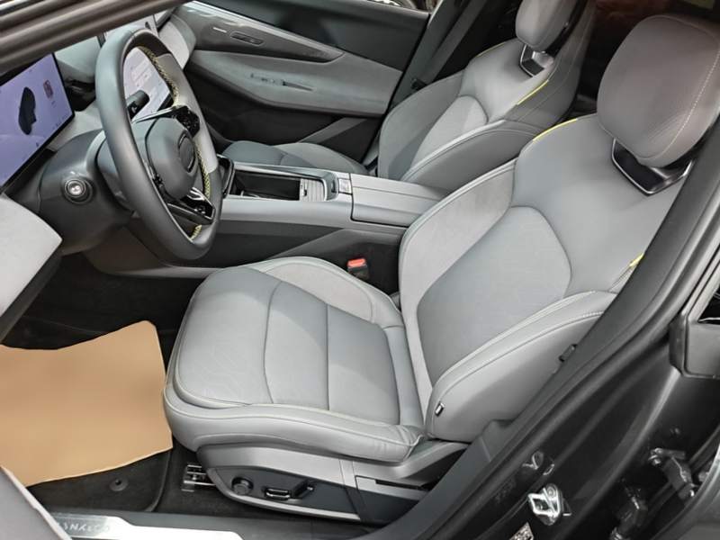 Used Lynk & Co 08 EM-P 2025 120km Long-Range Pro — 14