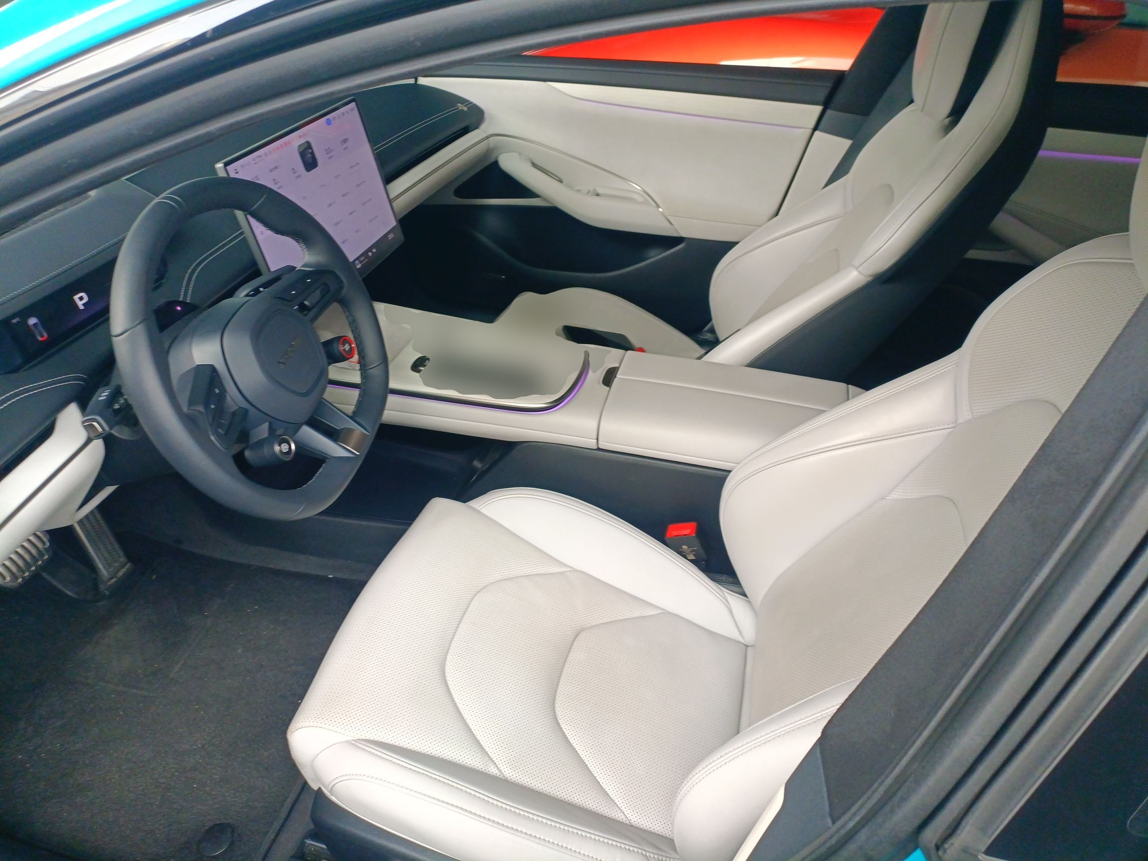 Переднее сиденье в автомобиле