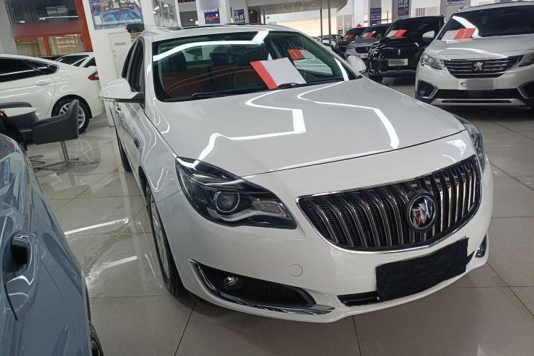 Used Buick Regal 2015 1.6T Elite Tech Model Front Right 45 Deg