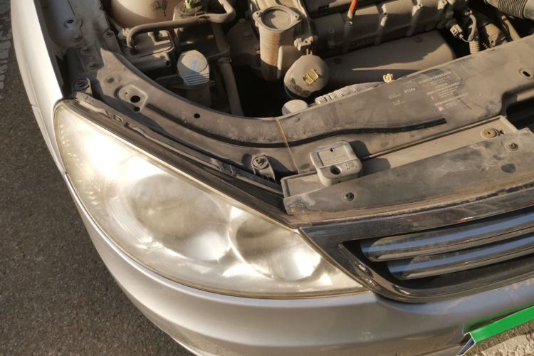 Used Volkswagen Lavida 2011 1.6L Automatic Premium Edition Right Front Headlight