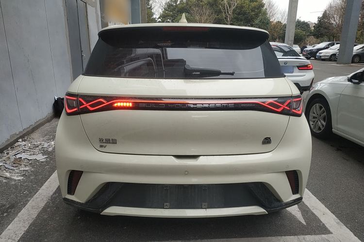 Used BYD Dolphin 2023 420 km Fashion Edition
