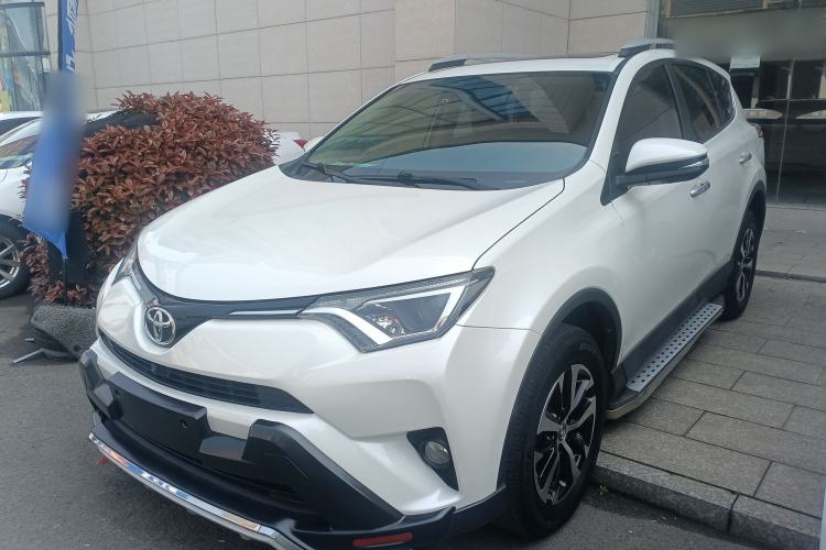 Used Toyota RAV4 2016 2.0L CVT Two-Wheel Drive Fashion Edition China V Standard