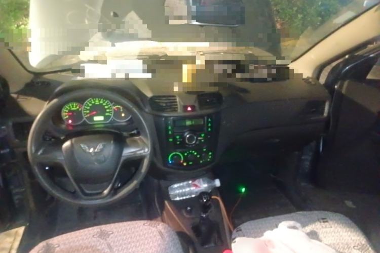 Used Wuling Hongguang 2014 1.5L Base Version Center Console