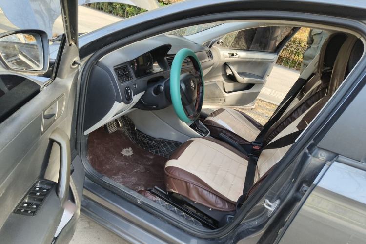 Used Skoda Rapid 2013 1.6L Automatic Enjoyment Model
