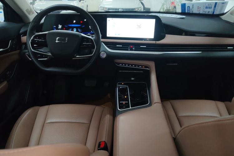 Used Bestune B70 2024 Dragon Edition 1.5T Leading Model Center Console