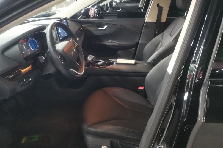 Used Hongqi E-QM5 2022 431 km Charge & Enjoy Edition
