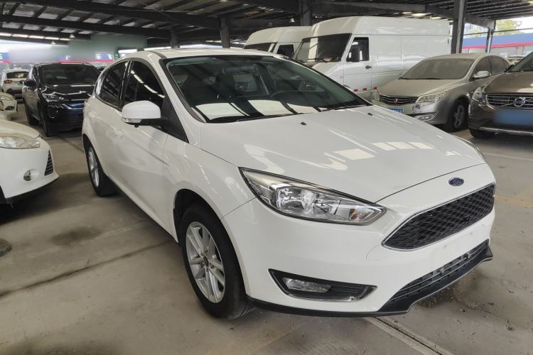 Used Ford Focus 2017 Hatchback 1.6L Automatic Fashion Edition Smart Drive Version Front Right 45 Deg