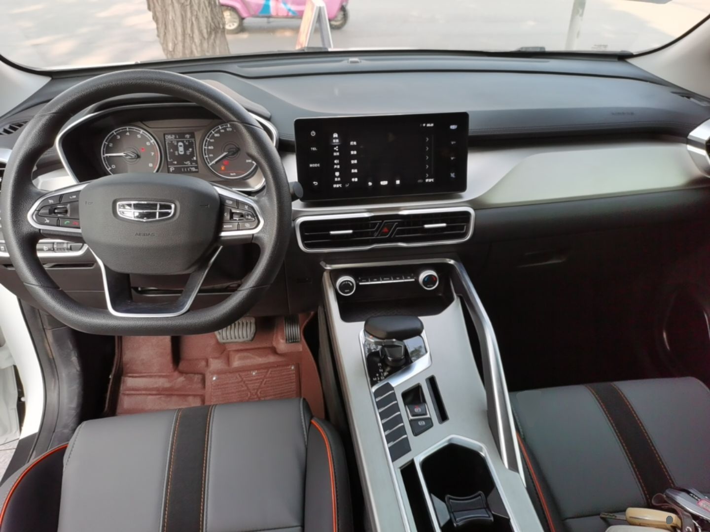 Geely Auto Coolray 2024 1.5T DCT Longteng Edition — снимка 12