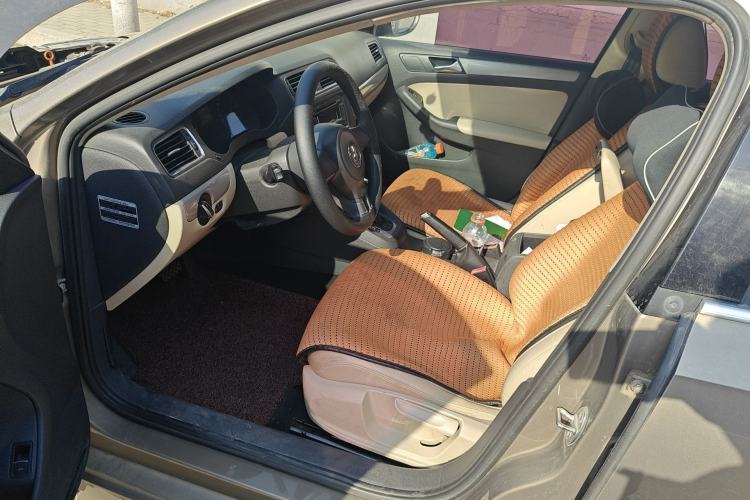 Used Volkswagen Sagitar 2012 1.6L Automatic Comfort Edition
