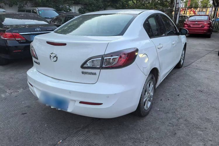 Used Mazda Mazda 3 2015 Sedan 1.6L Manual Comfort Model
