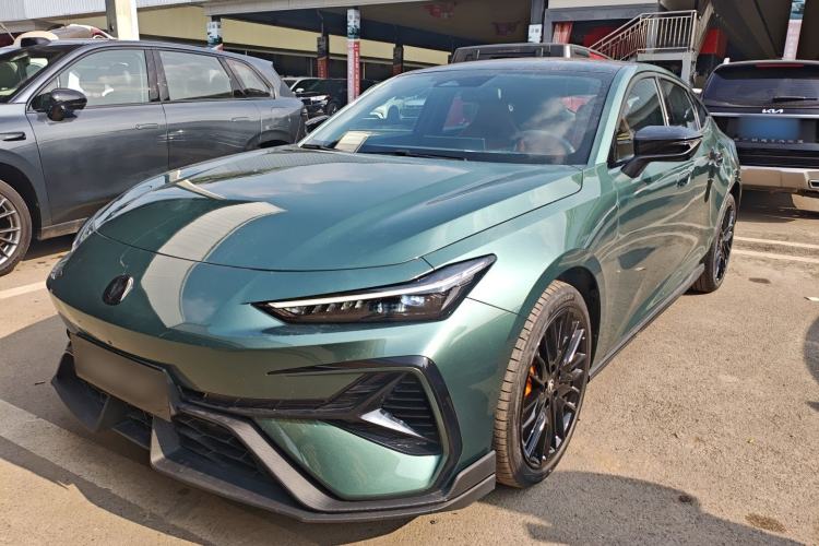 Used Changan UNI-V 2025 Model Third-Generation 2.0T Dynamic Edition