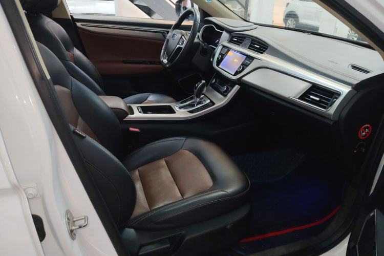 Used Geely Auto Emgrand GL 2017 1.3T DCT Luxury Model Right Front Seat