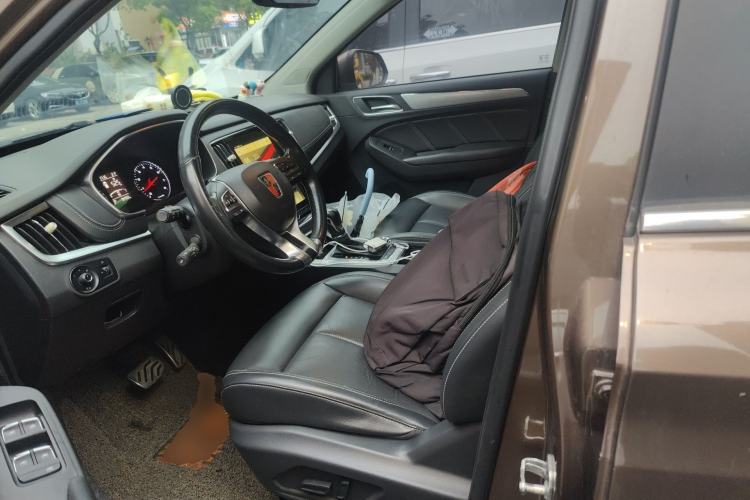 Used Roewe RX5 2016 20T Two-Wheel Drive Automatic Internet Smart Edition
