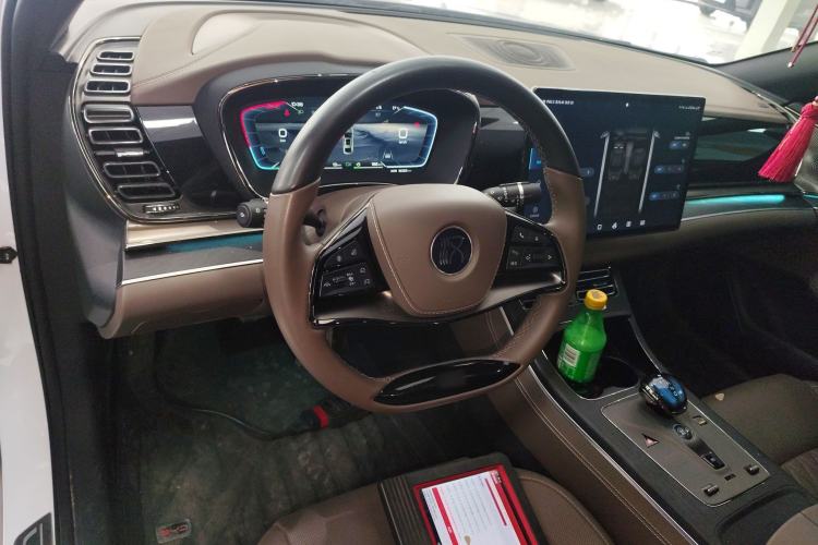 Used BYD Han 2023 DM-i Champion Edition 121KM Prestige Model Center Console