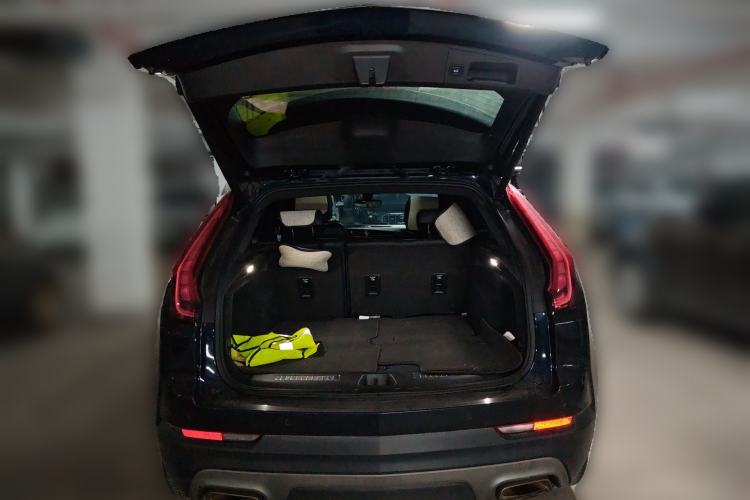 Used Cadillac XT4 2020 28T Two-Wheel-Drive Leading Version Trunk