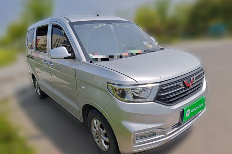 Used Wuling Hongguang V 2019 1.5L Enjoyment Version China VI LAR
