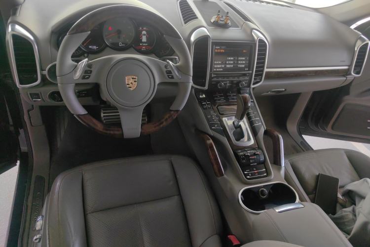 Used Porsche Cayenne  Center Console