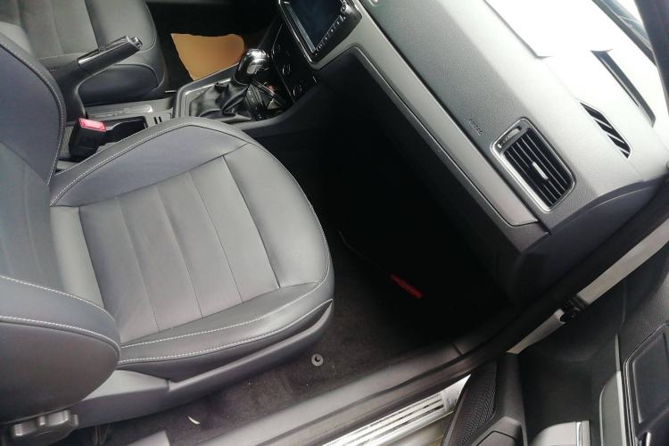 Used Volkswagen Gran Lavida 2017 180TSI DSG Comfort Edition
