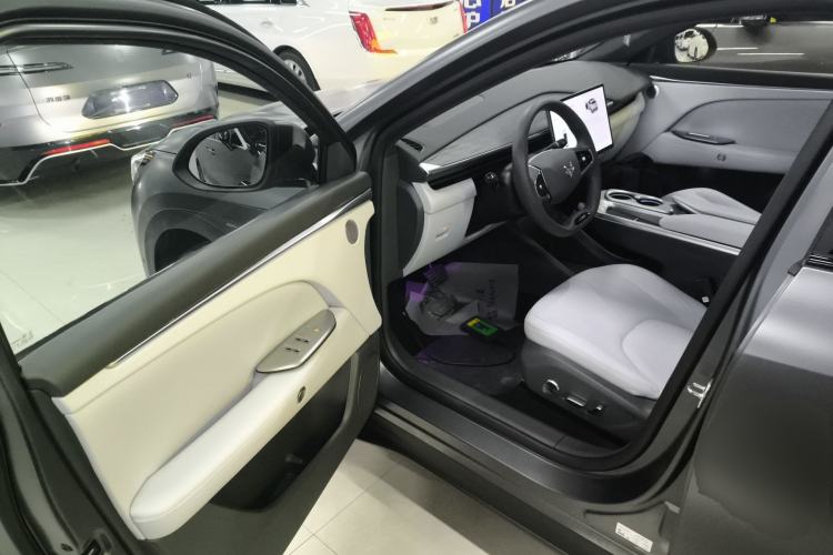 Used ARCFOX Alpha T5 2025 660 MAX Driver Seat