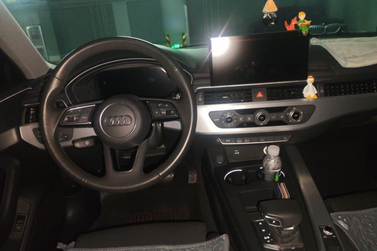 Used Audi A4L 2021 40 TFSI Enjoy Life Edition Center Console