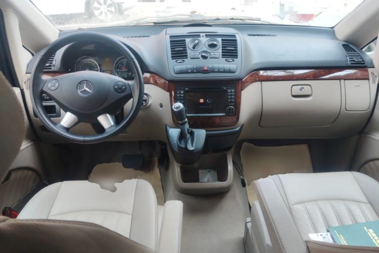 Used Mercedes-Benz Viano 2013 3.0L Comfort Edition Center Console