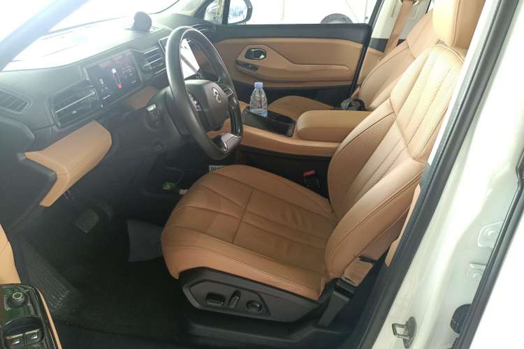 Used Nio ES8 2018 355 km Base Version 7-Seater Edition Left Front Seat