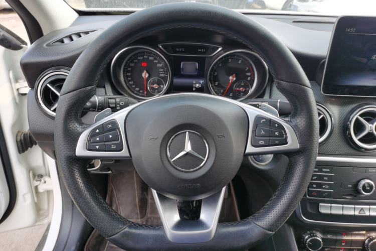 Used Mercedes-Benz GLA 2019 GLA 200 Dynamic Edition Steering Wheel