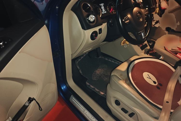 Used Volkswagen Tiguan 2010 1.8TSI Automatic All-Wheel-Drive Elite Edition Driver Seat