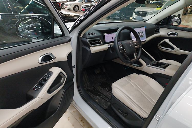 Used BYD Yuan UP 2025 Intelligent Driving Version 401 km Leading Edition
