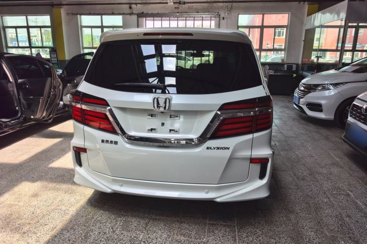 Used Honda Elysion 2016 2.4L Supreme Edition
