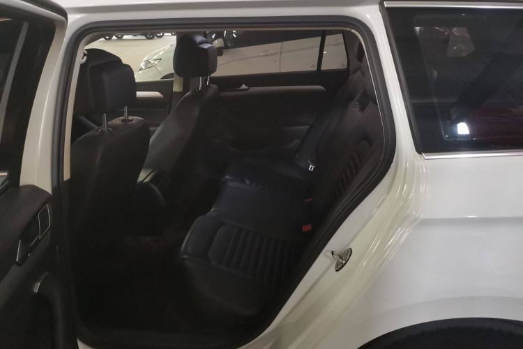 Used Volkswagen Variant 2017 380TSI Two-Wheel Drive Comfort Edition