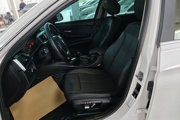 Used BMW 3 Series 2017 320Li Fashion Model
