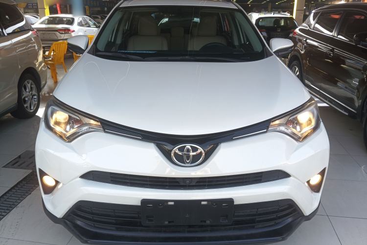 Used Toyota RAV4 2016 2.0L CVT Two-Wheel Drive Fashion Edition China V Standard