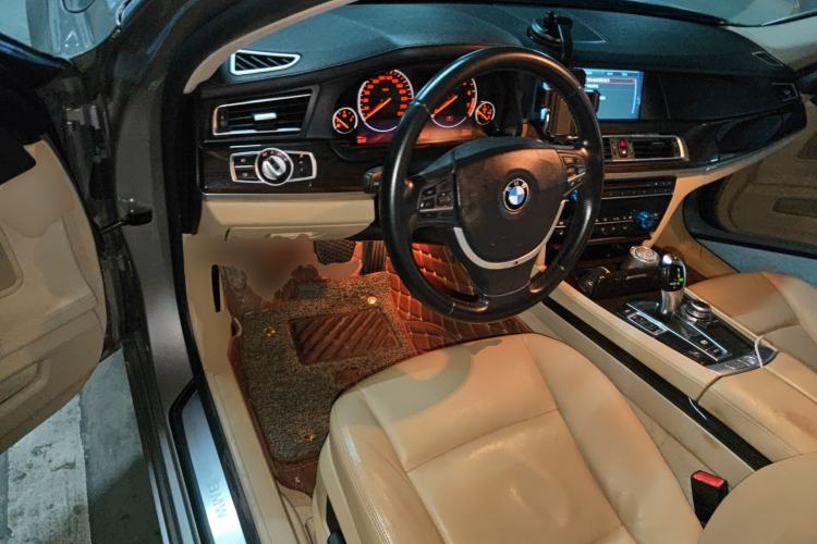 Used BMW 7 Series 2011 730Li Elegant Model Center Console