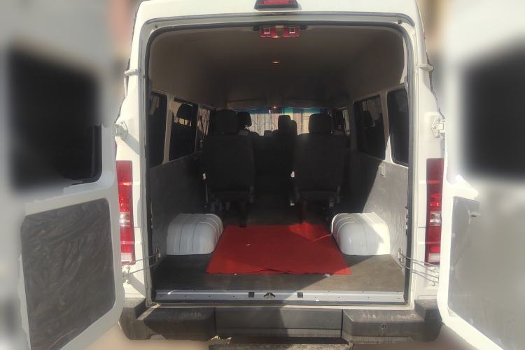 Used Iveco Daily 2023 2.5T A37M1 Long Wheelbase Mid-Height Dual-Tire Manual Door 5-9 Seater