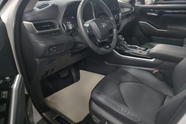 Used Toyota Highlander 2022 Dual-Engine 2.5L Four-Wheel Drive Prestige Version 7 Seats
