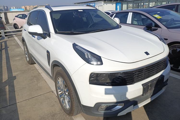 Used Lynk & Co 01 2017 2.0T Two-Wheel-Drive Version Front Right 45 Deg