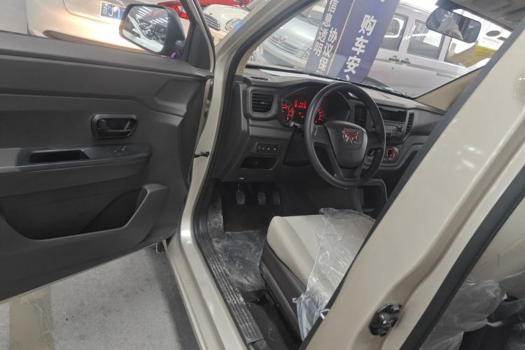 Used Wuling Hongguang V 2022 1.5L Jingqu Version Hydraulic Power Steering LAR